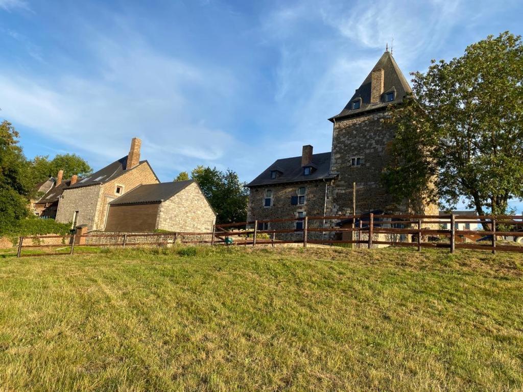Les Confidences De Messire Sanglier, Stylished Guest Houses Beauraing Exterior foto