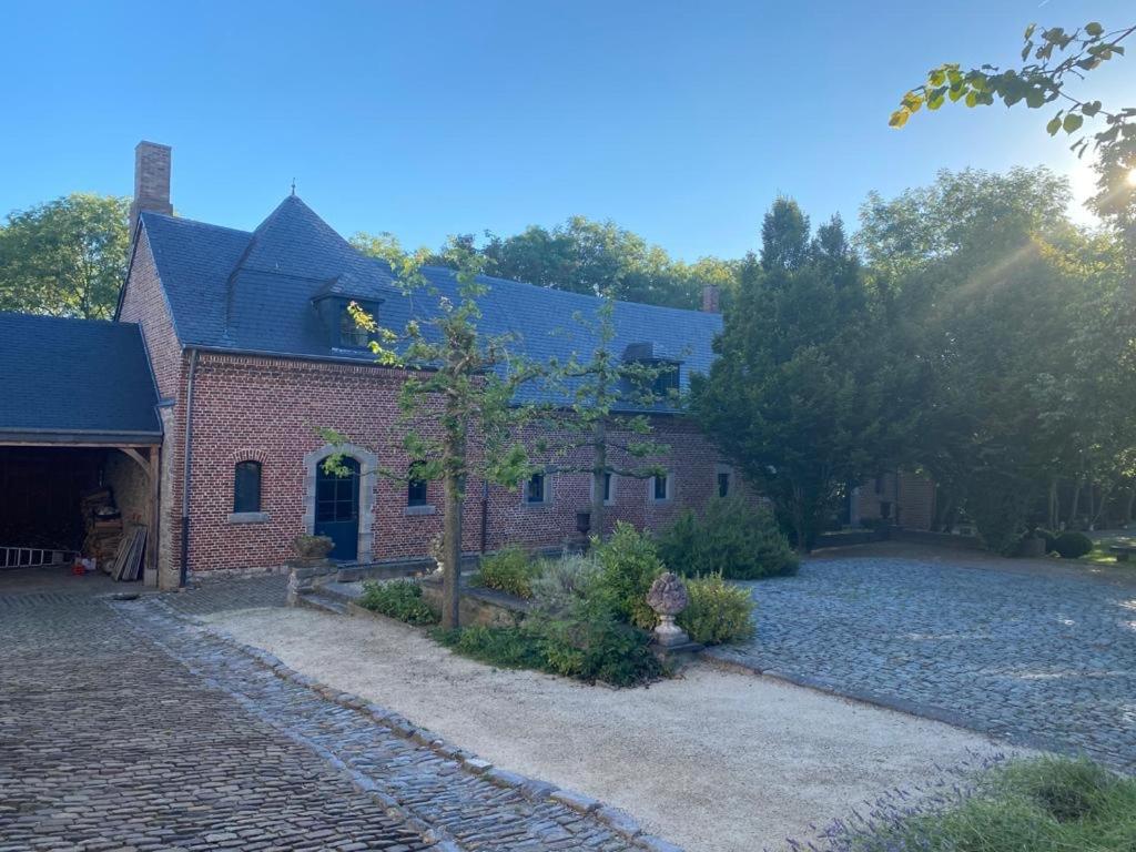 Les Confidences De Messire Sanglier, Stylished Guest Houses Beauraing Exterior foto